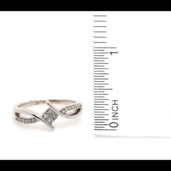 10k white gold engagement ring - Picture 3 of 3